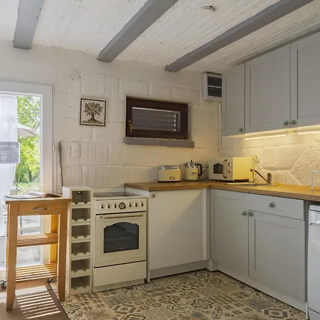 Oereghegy Kis Haz By Interhome
