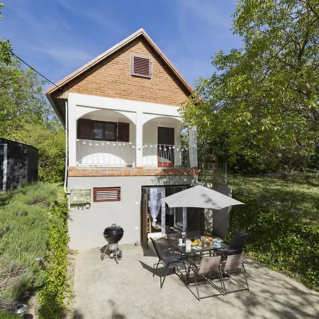 Oereghegy Kis Haz By Interhome بيت للعطل